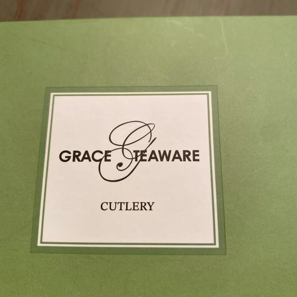 Grace Teaware cutlery cake serving knife  - Boxed Brand new - makes a great gift